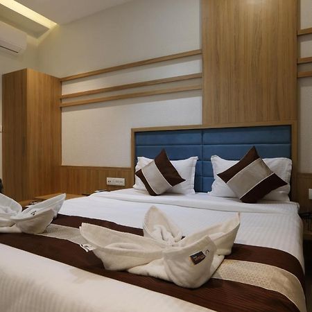 Hotel Decent Unjha 외부 사진