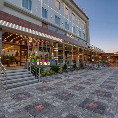 Hotel Decent Unjha 외부 사진