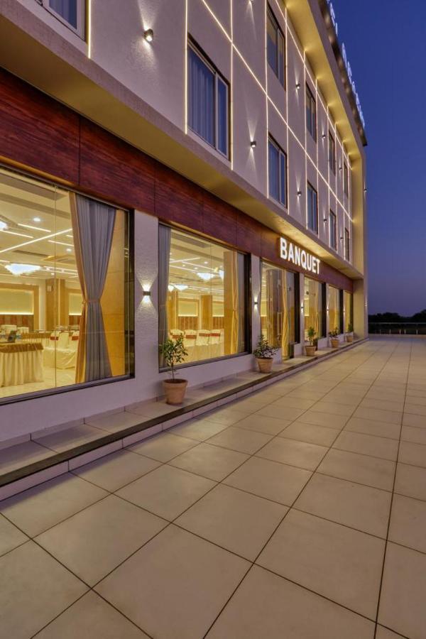 Hotel Decent Unjha 외부 사진