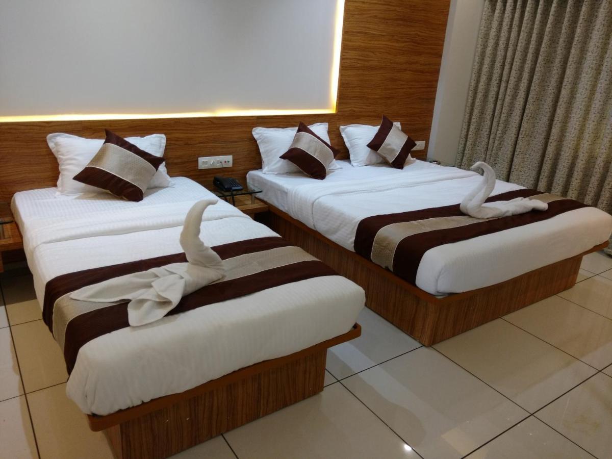 Hotel Decent Unjha 외부 사진