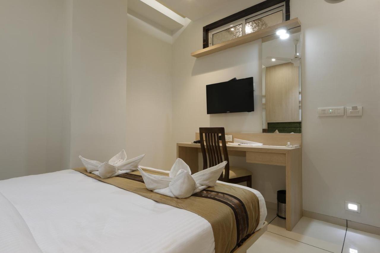 Hotel Decent Unjha 외부 사진