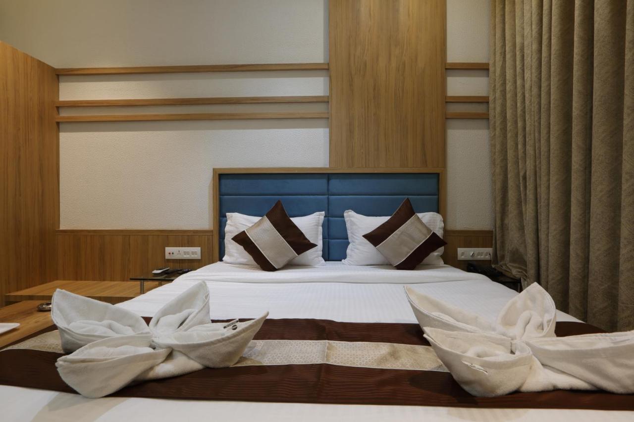 Hotel Decent Unjha 외부 사진